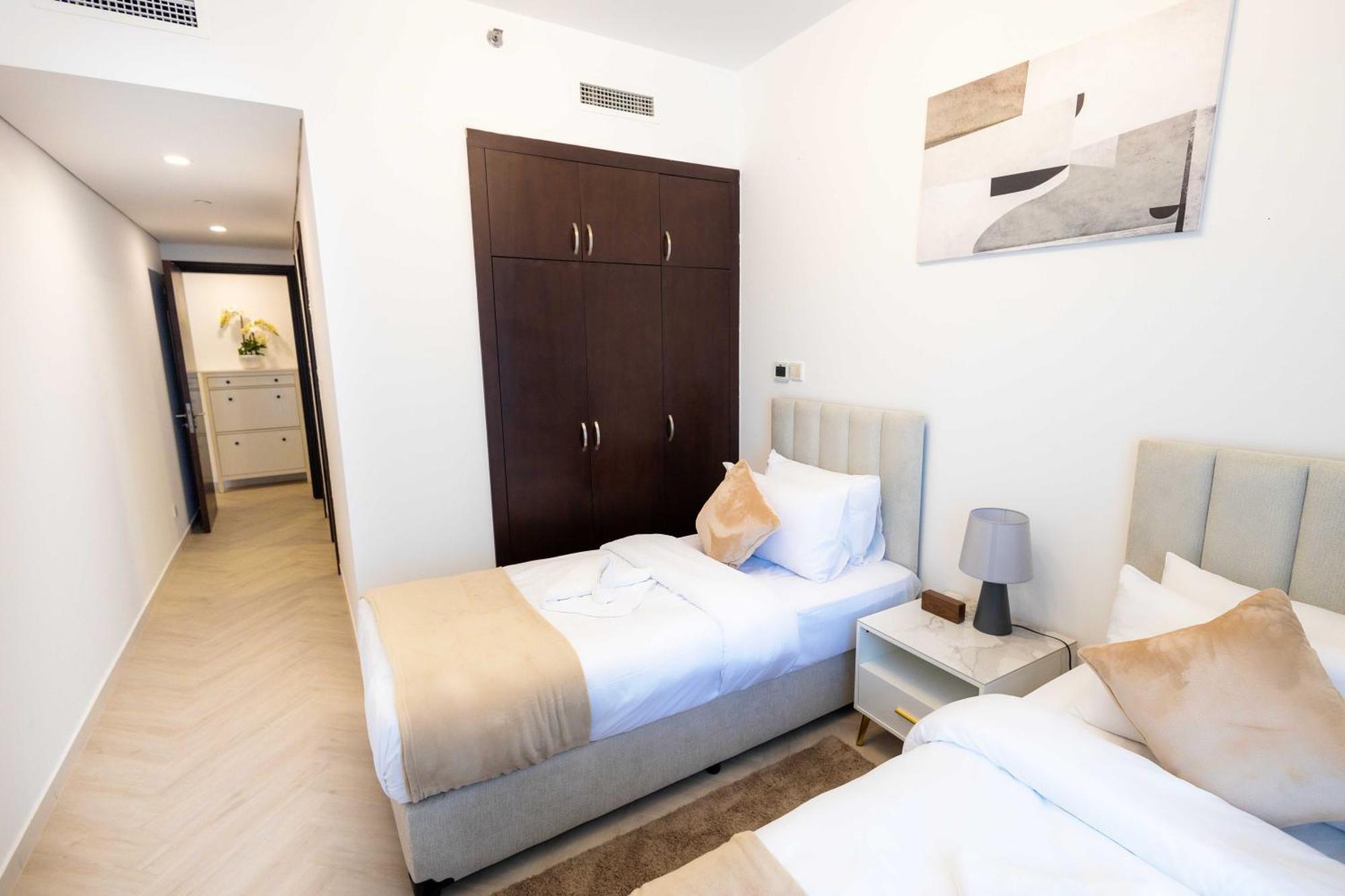 Marina Tower & Residences Apartment *